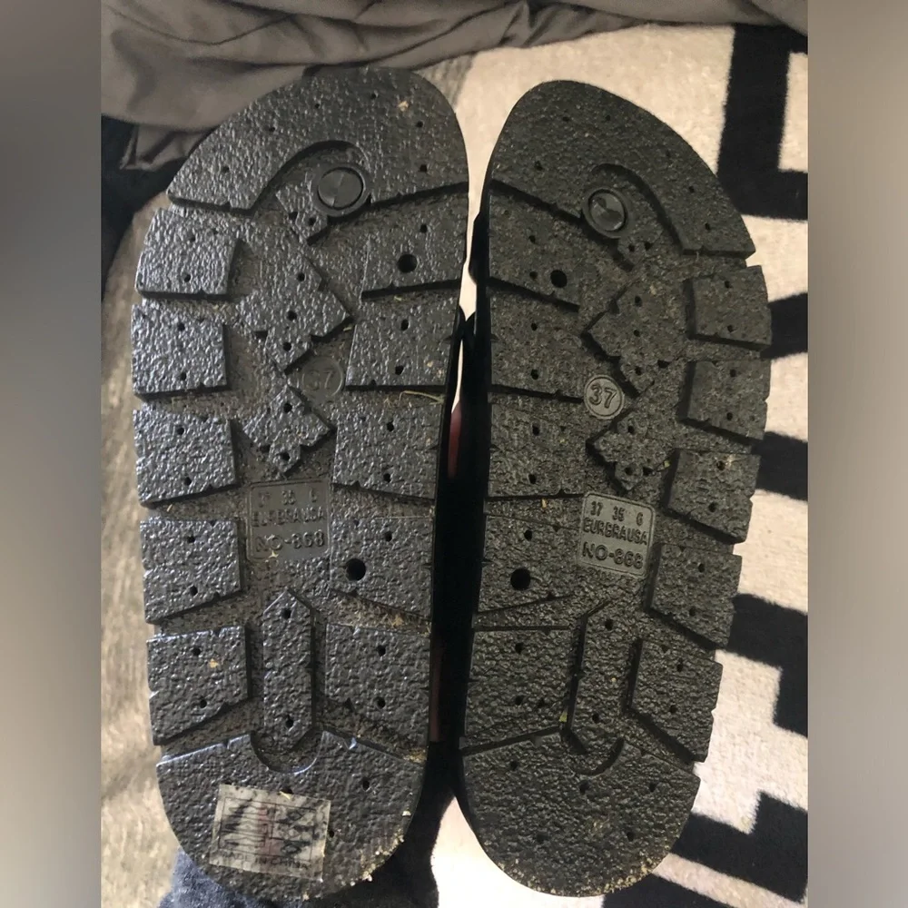New Sandals - Picture 3 of 4